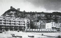 Beach-at-Breeds-Place-and-Pelham-Crescent.-1905.